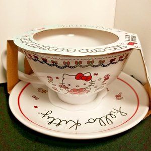 2023 Sanrio Hello Kitty Christmas Teacup & Saucer -12oz